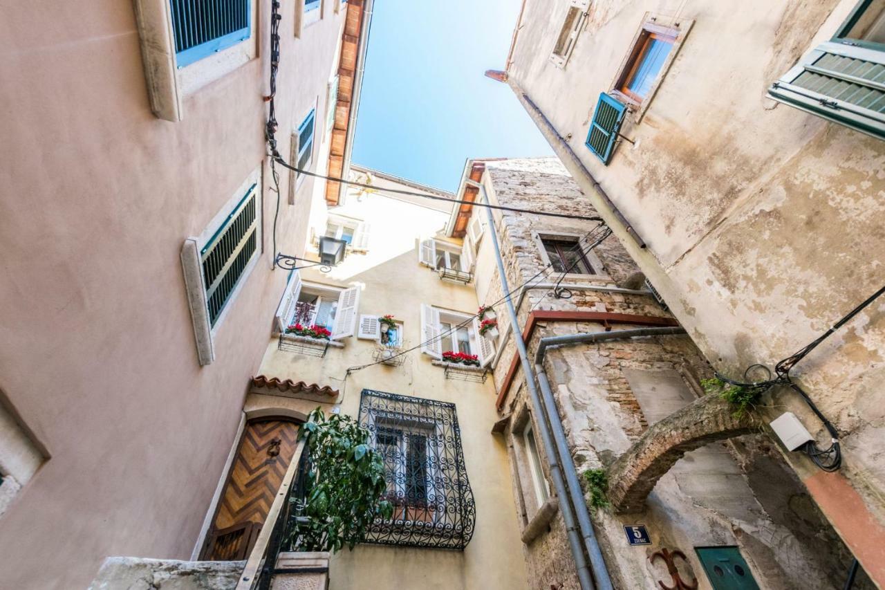Beautiful Rustical Apt Ana In The Heart Of روفينج المظهر الخارجي الصورة